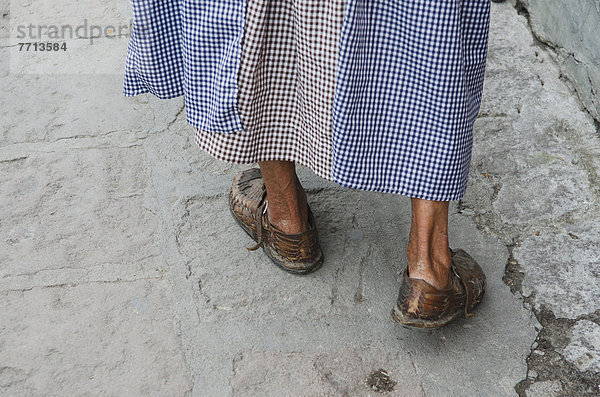 Senior  Senioren  Frau  gehen  Weg  Mexiko  Guanajuato  San Miguel de Allende