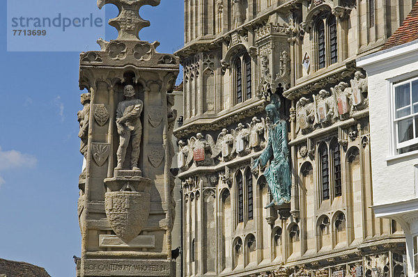 Außenaufnahme  Gebäude  Statue