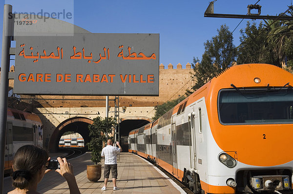 Rabat  Hauptstadt  Zug  Rabat  Haltestelle  Haltepunkt  Station