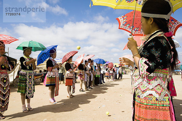 werfen  Tradition  flirten  Zeremonie  Mädchen  Festival  Kostüm - Faschingskostüm  Laos  neu  Tennis  Jahr