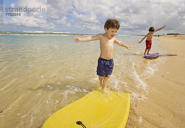 Wasser  Spiel  Junge - Person  jung  Hawaii  Maui