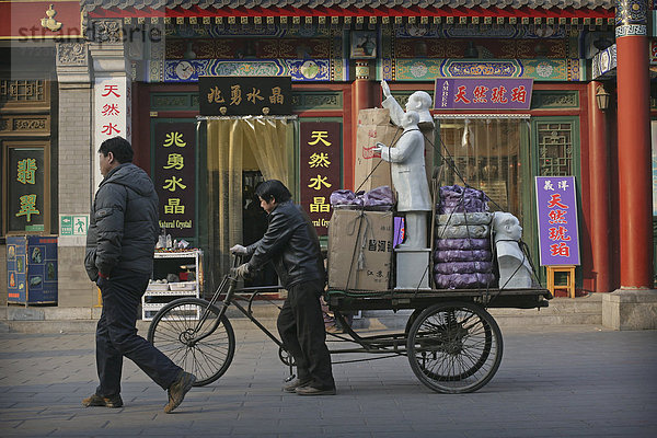 tragen  fahren  Mao Zedong  Tse-tung  Statue  Peking  Hauptstadt  China  Richter  Floh  Markt  Rikscha