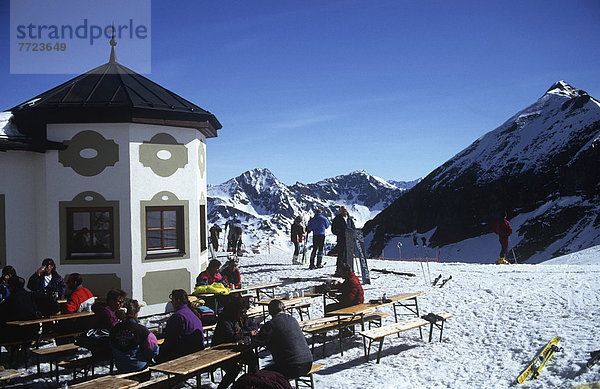 Berg  Cafe  Ski