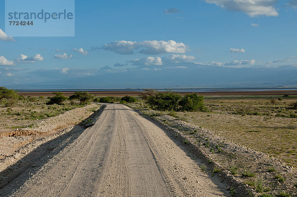 leer  Fernverkehrsstraße  Amboseli Nationalpark  Kenia