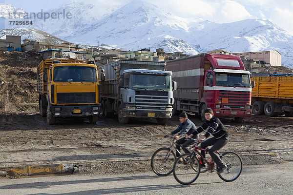 nahe  Fernverkehrsstraße  Lastkraftwagen  Grenze  Iran  Irak