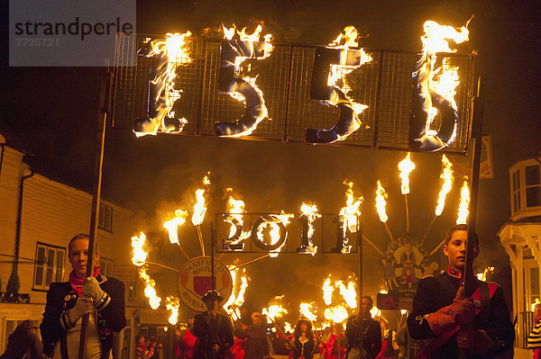 verbrennen Mensch Menschen Großbritannien verbrannt Reklameschild Tod East Sussex