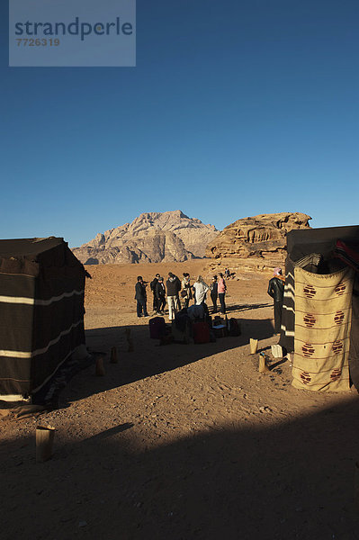 warten  Transport  Tourist  Wüste  camping  Ökologie  Naher Osten  Kapitän  Wadi Rum