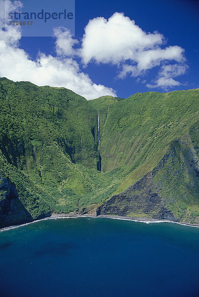 Berg  Wolke  Himmel  grün  blau  Wasserfall  Hawaii  Molokai