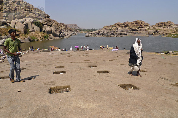Mensch  Menschen  Hintergrund  Fluss  Hampi  ghat  antik