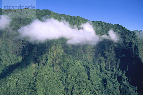 blauer Himmel  wolkenloser Himmel  wolkenlos  Berg  Wolke  grün  frontal  Hubschrauber  Hawaii  Maui