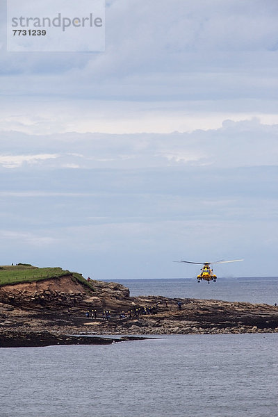 Rettung  fliegen  fliegt  fliegend  Flug  Flüge  Küste  Hubschrauber