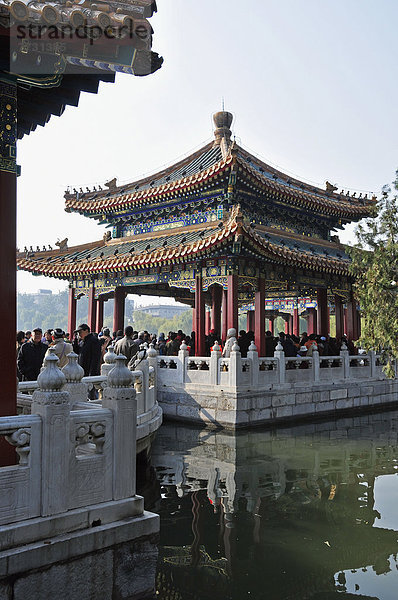 Tradition  geselliges Beisammensein  Gebäude  unterhalb  chinesisch  Menschenmenge