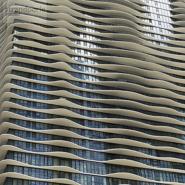 Biegung  Biegungen  Kurve  Kurven  gewölbt  Bogen  gebogen  Amerika  Gebäude  Fassade  Fenstersims  Verbindung  Chicago  Illinois