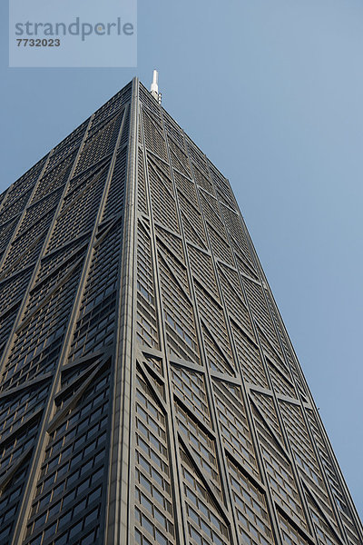 niedrig  Amerika  Himmel  blau  Ansicht  Flachwinkelansicht  Verbindung  John Hancock Tower  Winkel  Chicago  Illinois