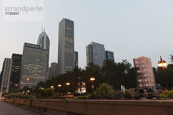 Amerika  Hintergrund  Hochhaus  Lampe  vorwärts  Verbindung  Chicago  Abenddämmerung  Illinois