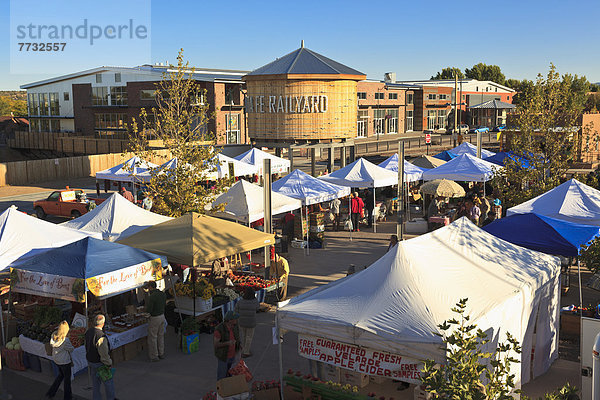 Vereinigte Staaten von Amerika  USA  Geländer  Garten  Ansicht  Markt  New Mexico  Santa Fe  Samstag