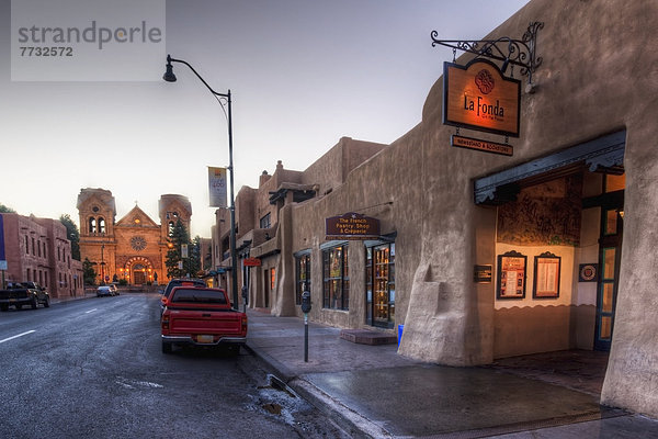 Vereinigte Staaten von Amerika USA sehen Straße Morgendämmerung Hotel Kathedrale Los Angeles County Assisi New Mexico Santa Fe