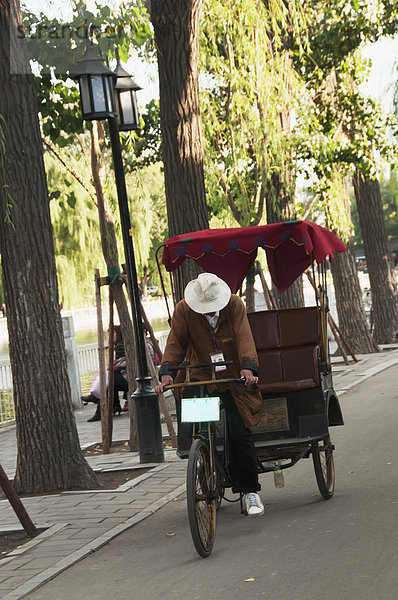 gehen fahren Straße Peking Hauptstadt China Rikscha