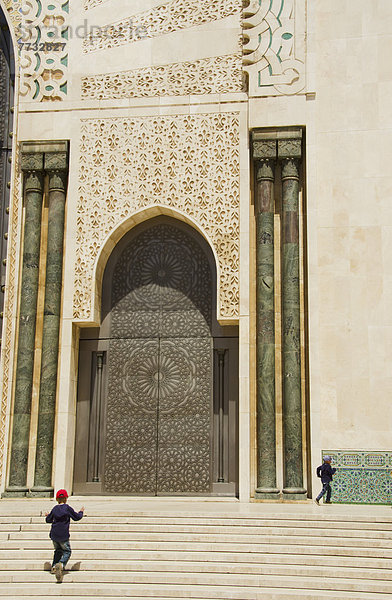 Stufe  hoch  oben  Junge - Person  springen  jung  Casablanca  Marokko  Moschee