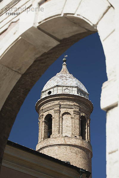 Kuppel  Stein  Schloßturm  Torbogen  Rahmen  Basilika  Kuppelgewölbe  Emilia-Romangna  Italien  Ravenna