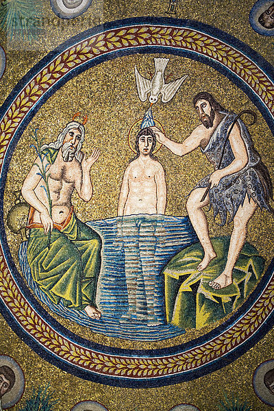 Fluss  Close-up  close-ups  close up  close ups  Christ  Emilia-Romangna  Italien  Mosaik  Ravenna