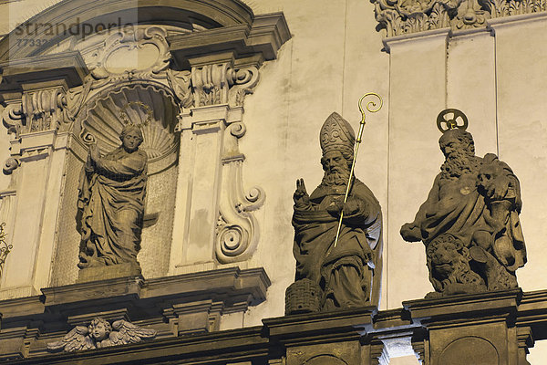 Prag  Hauptstadt  Gebäude  verziert  Fassade  Statue  Tschechische Republik  Tschechien