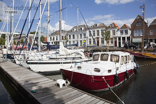 Hafen Gebäude Ufer Boot gehen vorwärts Niederlande