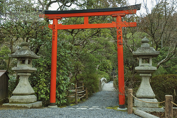 schwarz Garten Eingang rot Japan japanisch Kyoto