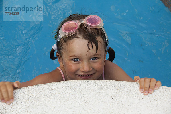 Schutzbrille  jung  schwimmen  Mädchen  Malaga  Spanien
