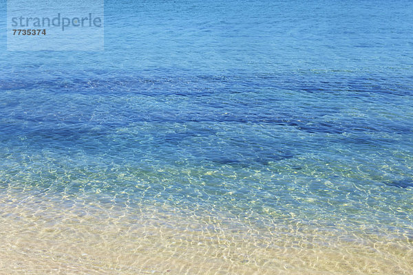 durchsichtig  transparent  transparente  transparentes  Wasser  Amerika  Unterwasseraufnahme  weiß  Sand  blau  Verbindung  Hawaii  Kauai