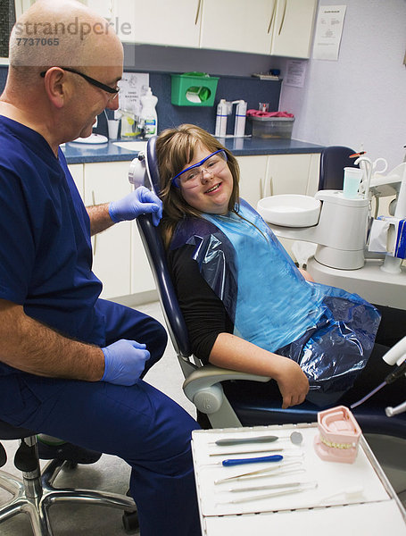 Examen  Zahnpflege  Kleidung  Zahnarzt  Mädchen  Bucht  England