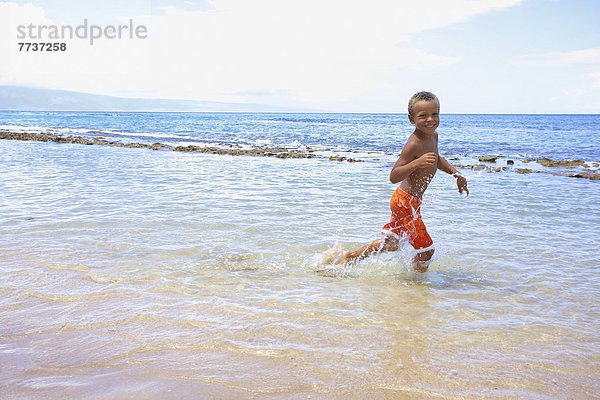 Wasser  Junge - Person  rennen  Ozean  seicht  Spiel  jung
