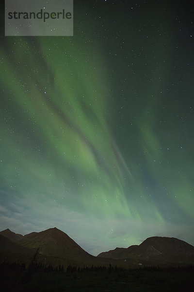Nacht  Himmel  Landschaft  über  glänzen  Polarlicht  Aurora