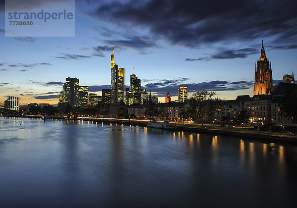 Skyline  Frankfurt am Main  Deutschland  Nachtaufnahme