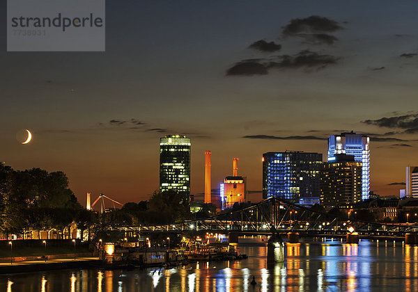 Skyline  Frankfurt am Main  Deutschland  Nachtaufnahme