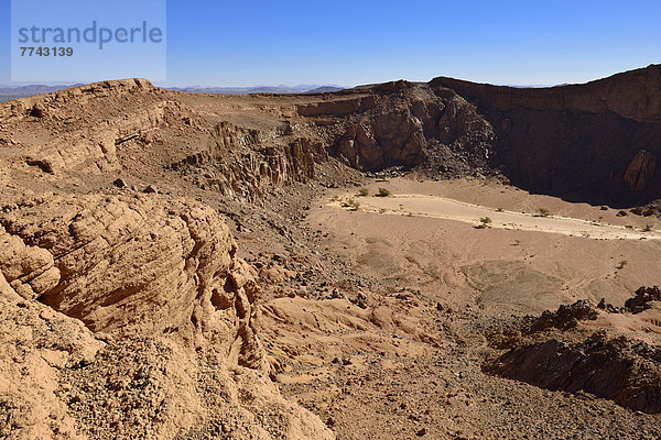 Algerien  Blick über die Vulkanlandschaft des oberen Ouksem-Kraters bei Menzaz