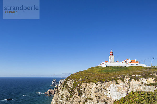 Portugal  Blick auf den Leuchtturm Cabo da Roca im Naturpark Sintra Cascais