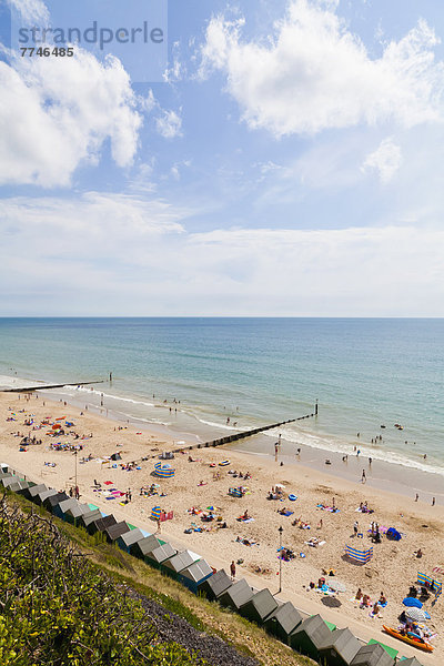 England  Menschen am Bournemouth Beach