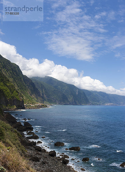 Die Steilküste bei Ponta Delgada