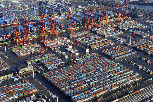 EUROGATE Containerterminal Hamburg liegt zentral im Waltershofer Hafen
