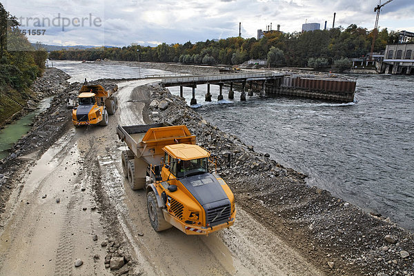 Baustelle Neues Wasserkraftwerk Rheinfelden  Vertiefung des Unterwassers mit einem vorübergehend aufgeschütteten Damm im Rhein
