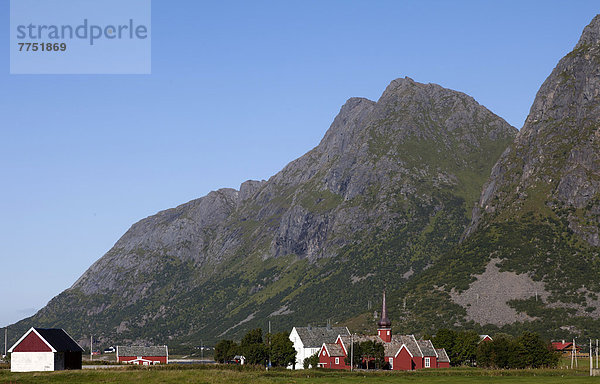 Flakstad Kirke  die rote Stabkirche von Flakstad  Holzkirche