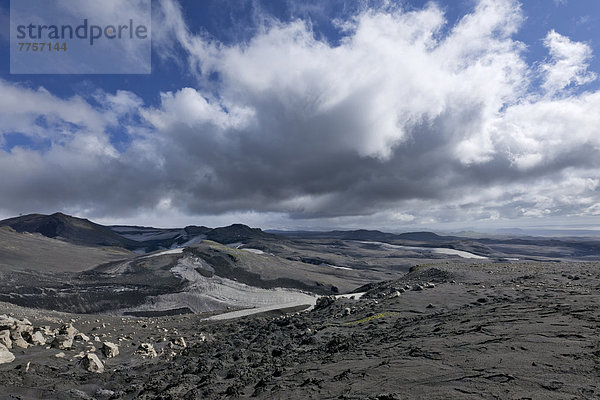 Ausblick vom Fimmvörðuhals am Weitwanderweg von Skógar über den Fimmvörðuhals ins Þórsmörk