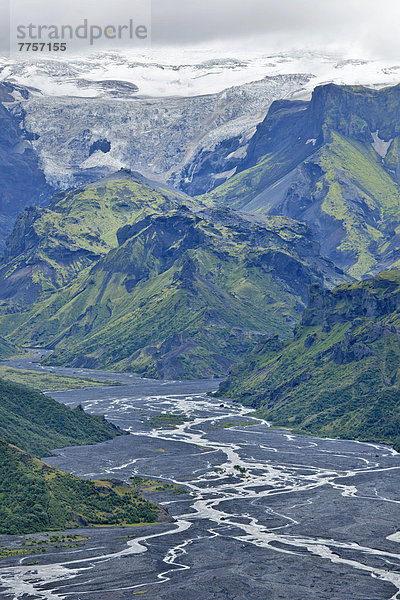 Ausblick vom Valahnúkur in das Þórsmörk mit dem Gletscherfluß Krossá am Weitwanderweg von Skógar über den Fimmvörðuhals ins Þórsmörk