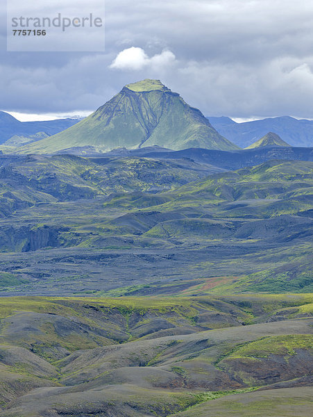 Ausblick vom Eggjar über die Emstrur Lavawüste zum Hattafell am Weitwanderweg von Skógar über den Fimmvörðuhals ins Þórsmörk