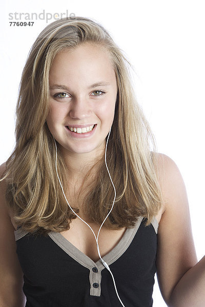 Teenager-Mädchen hört MP3-Player