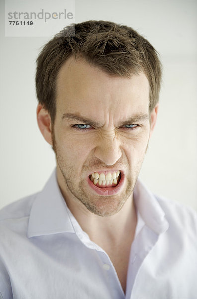 Porträt eines wütenden Mannes