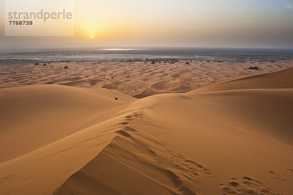 Nordafrika  Sonnenuntergang  Wüste  hoch  oben  Sand  Düne  Afrika  Marokko