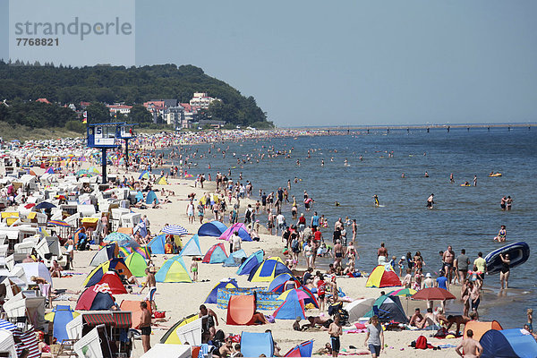 Mensch Menschen Strand Menschenmenge Meer Baltikum