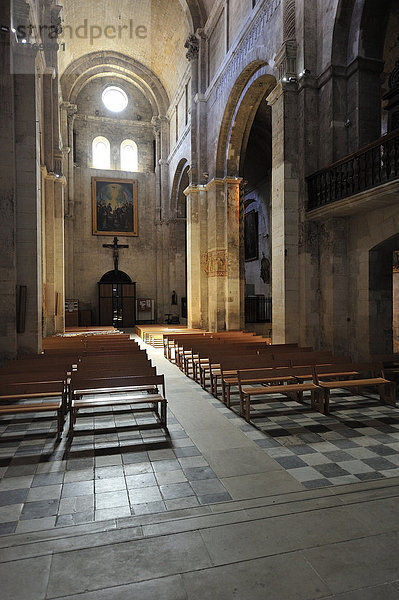 Katholische Pfarrkirche  Mitte 12.Jhd.  provençalische Romanik